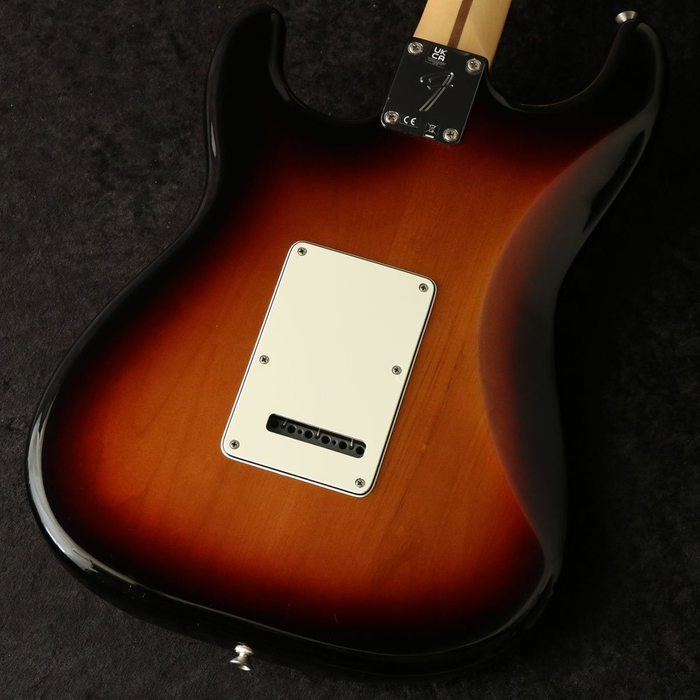 Fender Player Stratocaster HSS 3 Tone Sunburst