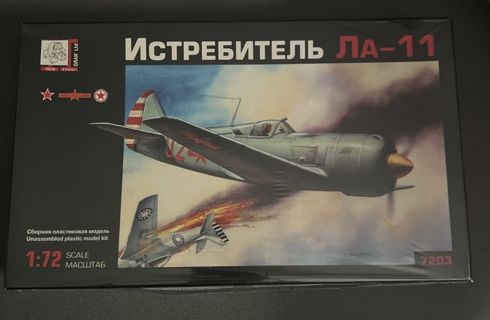 NIB 1:72 Scale LA-11 Fang Fighter Model Kit #7203
