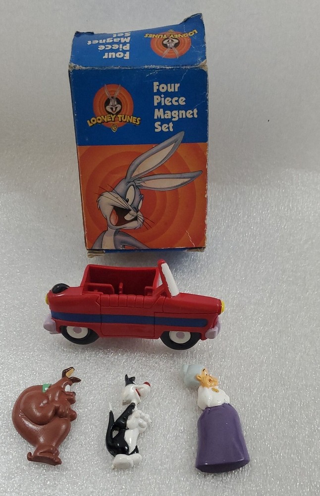Vintage 1998 Looney Tunes 4-Piece Retro Fridge Magnet Set