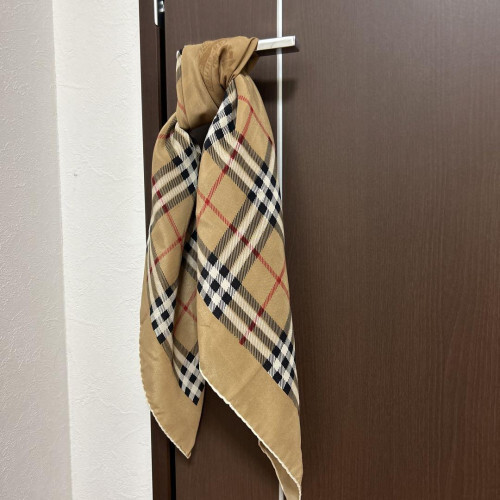 Limited edition Burberry silk check scarf – shop now-image