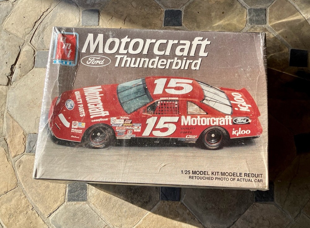 AMT ERTL Model #15 Motorcraft Ford Thunderbird Geoff Bodine NASCAR Model Kit