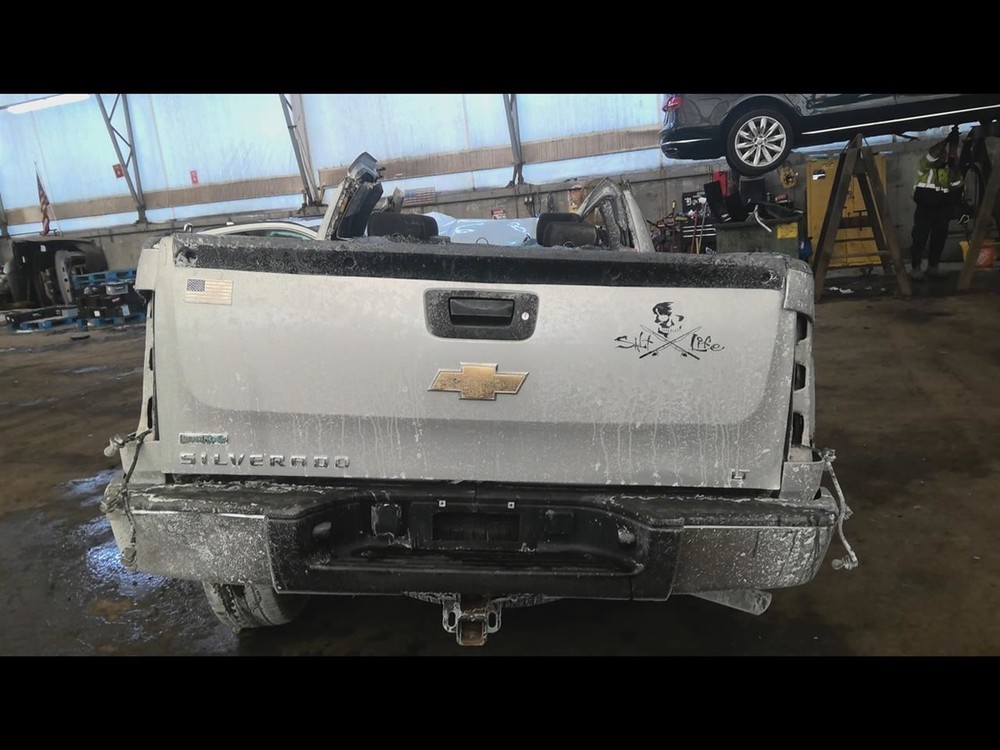 Wheel 20x8-1/2 5 Spoke Covered Lug Nuts Fits 09-11 AVALANCHE 1500 6440162