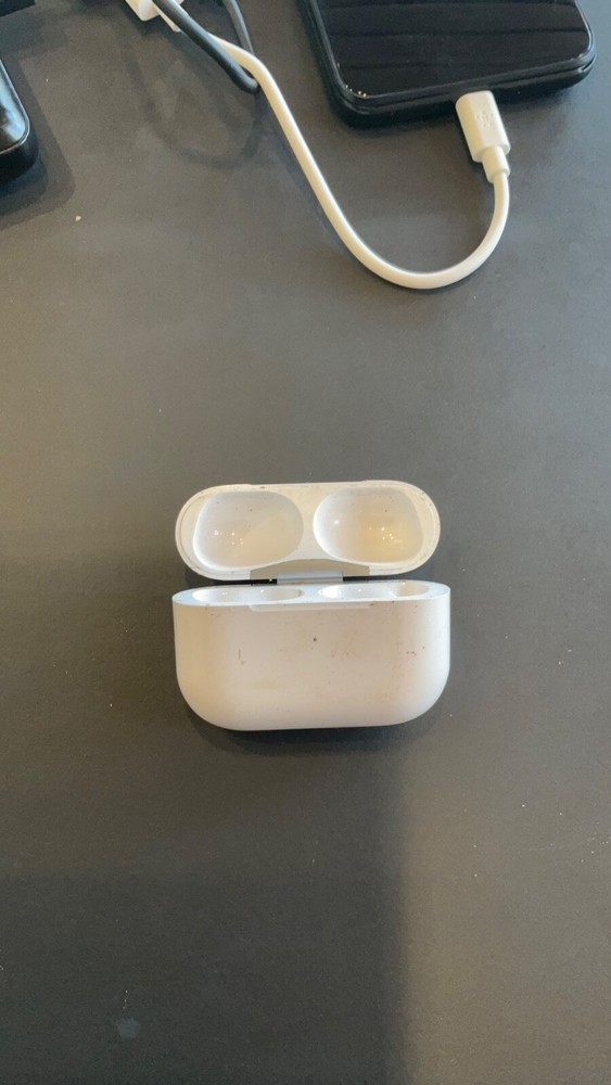 Genuine Apple AirPods Pro 2nd Gen A2700 Replacement Charging Case
