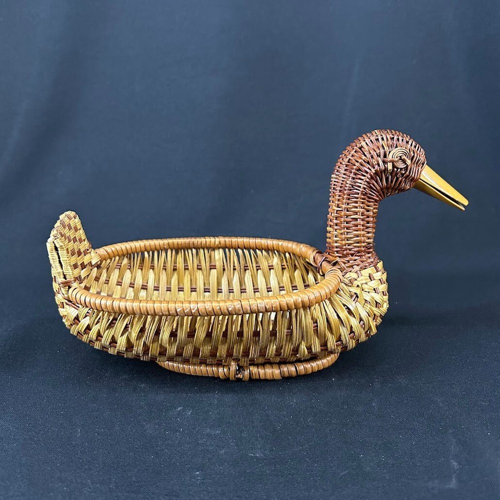 Vintage Woven Wicker Duck Basket Wood Bill Farmhouse County Primitive Fall