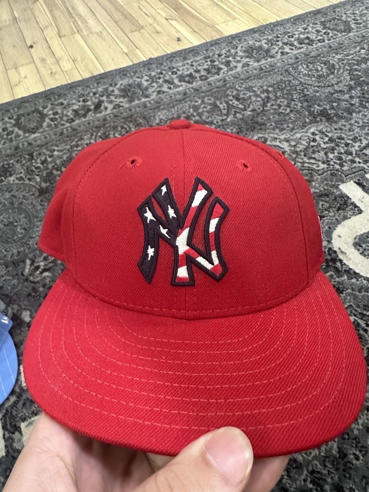 size 7 Red Yankees Fitted hat