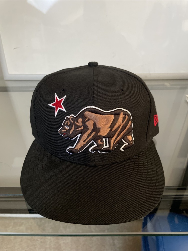 California Republic Vintage Black Red Star New Era Fitted New Condition Rare
