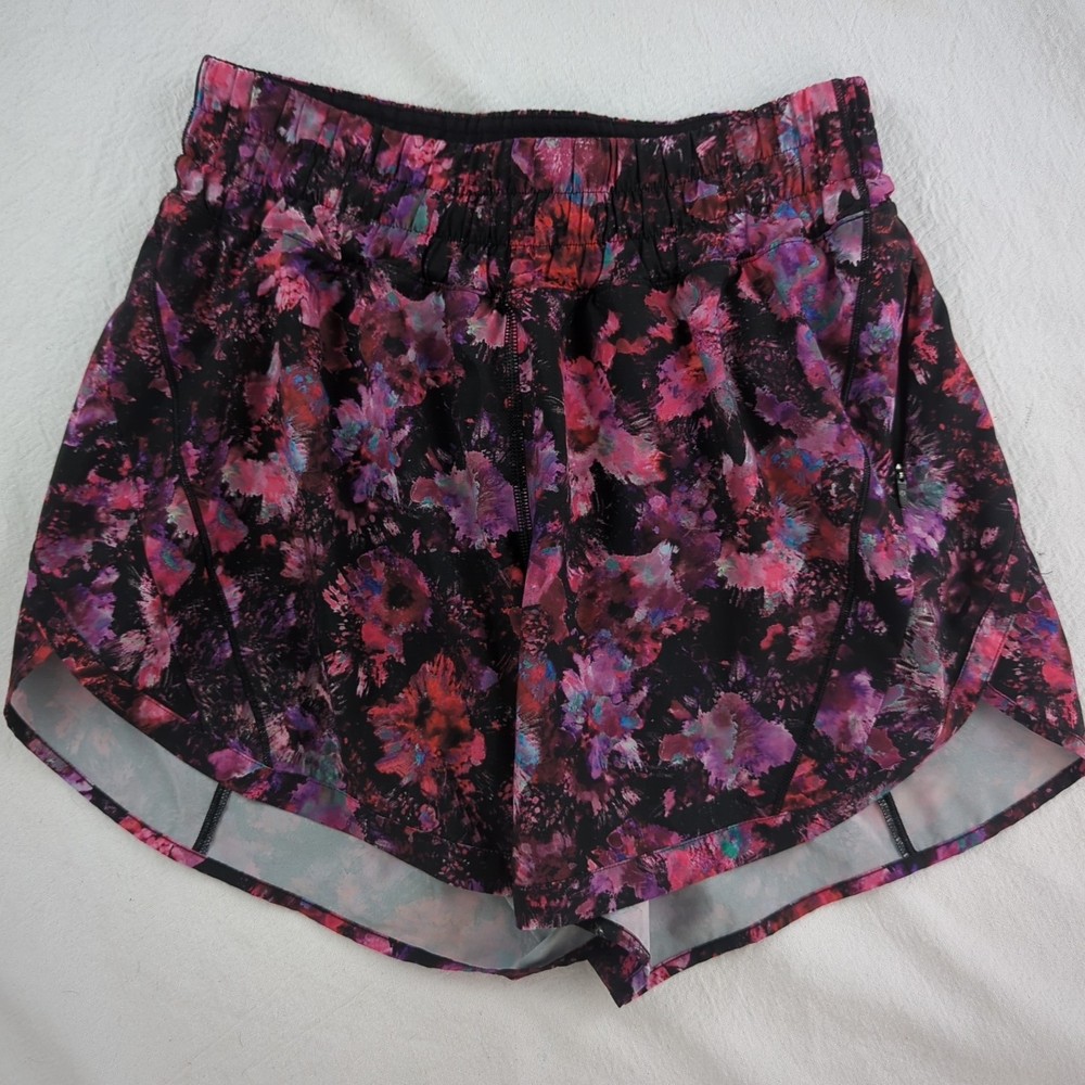 Lululemon Womens Shorts Size 6 Style A67 Yoga Running Athletic
