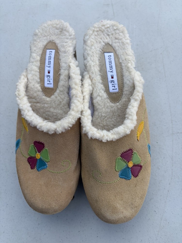 Woman’s Tommy Girl Shoes Size 8