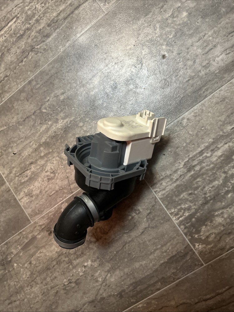 Whirlpool Dishwasher Motor and Pump Assembly Replacement W11084656