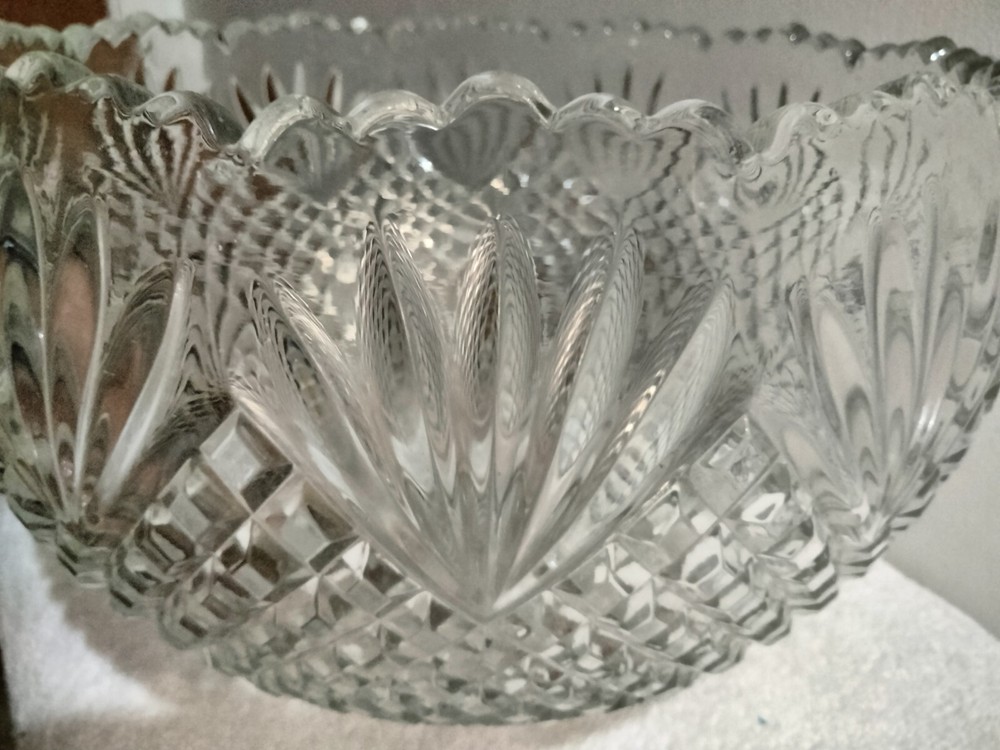 Vintage Punch Bowl & Cups L.E. Smith .5