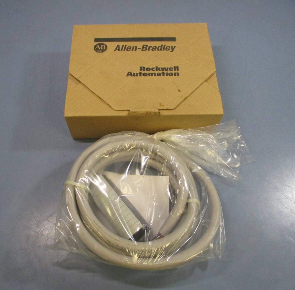 Allen Bradley 1492-CABLE030TBCH Ser. C Module Ready Cable