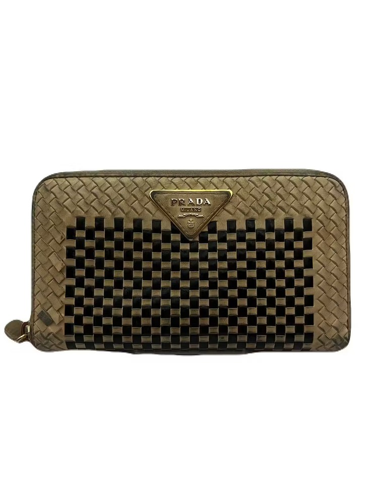 Prada Round Zip Long Leather Wallet in Beige and Black Preowned TC74-1