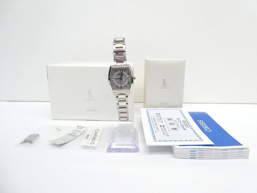 Seiko Lukia SSQW057 Solar Women's Watch with Box WA6411