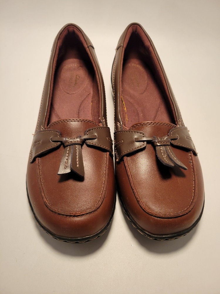 Clarks Collection Two-Tone Brown Women's Tasseled Comfort Loafer Shoes Sz 7.5M