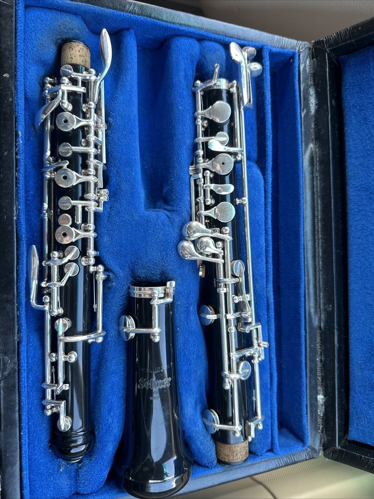 oboe music instrument
