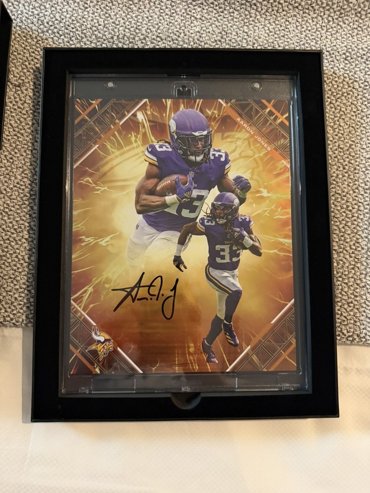 2025 Fanatics Emanate | AUTOGRAPH SSP | AARON JONES *(17/25)*