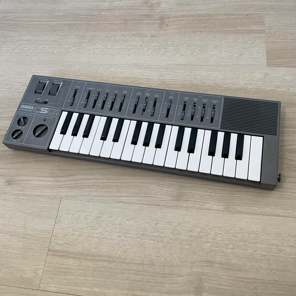Yamaha CS-01 32-Key Vintage Analog Synthesizer Mini Keyboard Japan Tested Working