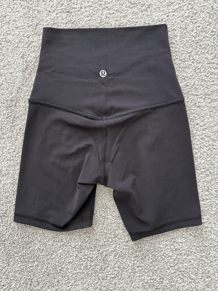 Lululemon align  Extra High Rise Shorts, Size 2,  excellent condition