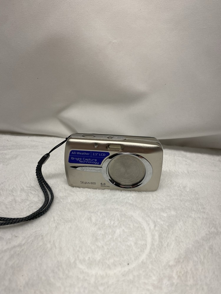 Olympus Stylus 600 Digital Camera Untested No Charger Included