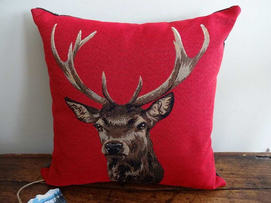 HINES of OXFORD ENGLAND STAG On RED Buck Deer LODGE Cotton TAPESTRY TOSS PILLOW