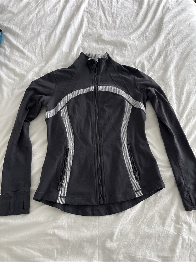 Lululemon Define Jacket Womens Size 10 Gray Vented Thumb Holes Full Zip Athleisure Hoodie