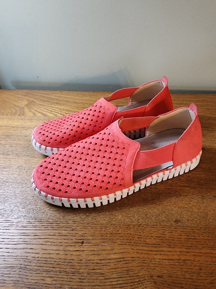 IIse Jacobsen Coral Slip On Shoes Size 38, US 8