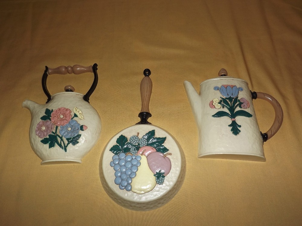 3  1995 KITCHEN WALL DECORATIONS FLOWERS FRUIT COFFEE & TEA POT FRYING PAN