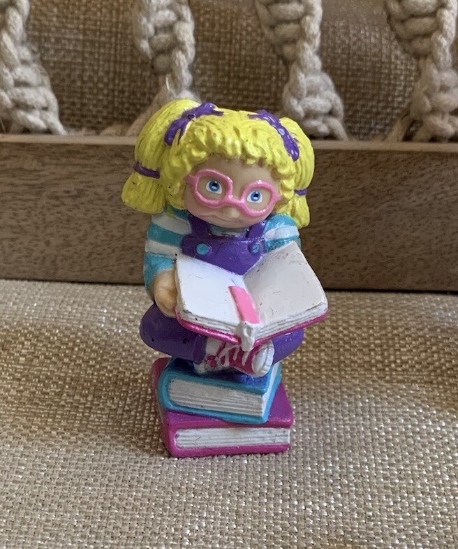 Cabbage Patch Kids PVC Figure Sitting on Books Nerd Girl Pink Glasses 1984
