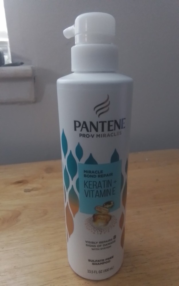 Pantene Pro-V Miracle Moisture Sulfate Free Shampoo Keratin + Vitamin E 13.5 oz