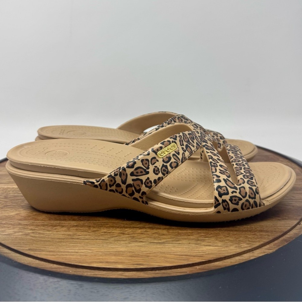 Crocs Patricia ll Women’s Size 9 Leopard Print Wedge Slip-on