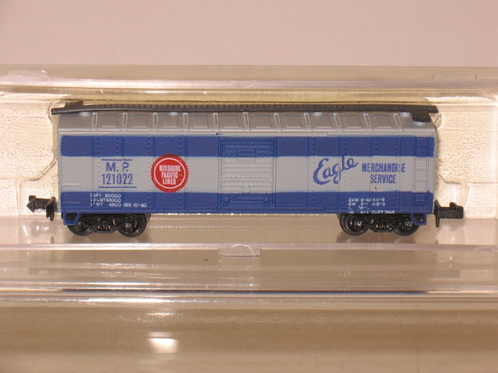 N Scale LIFE-LIKE 7757 Eagle Merchandise 40' Box Car OB MINT
