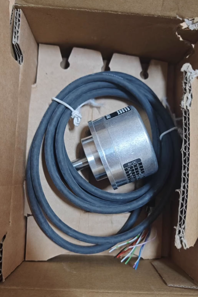 1PC IFM RV1051 RV-5000-I05/L2 brand new encoder