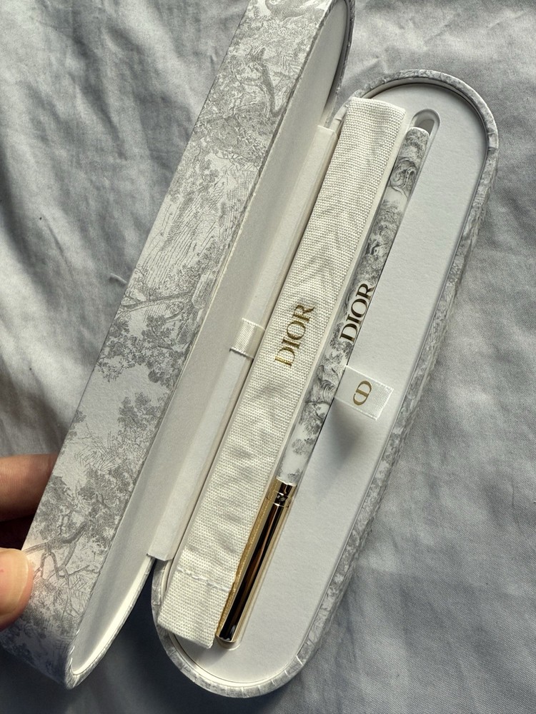 Dior Rouge Premier Ceramic Lip Brush for Precise Application