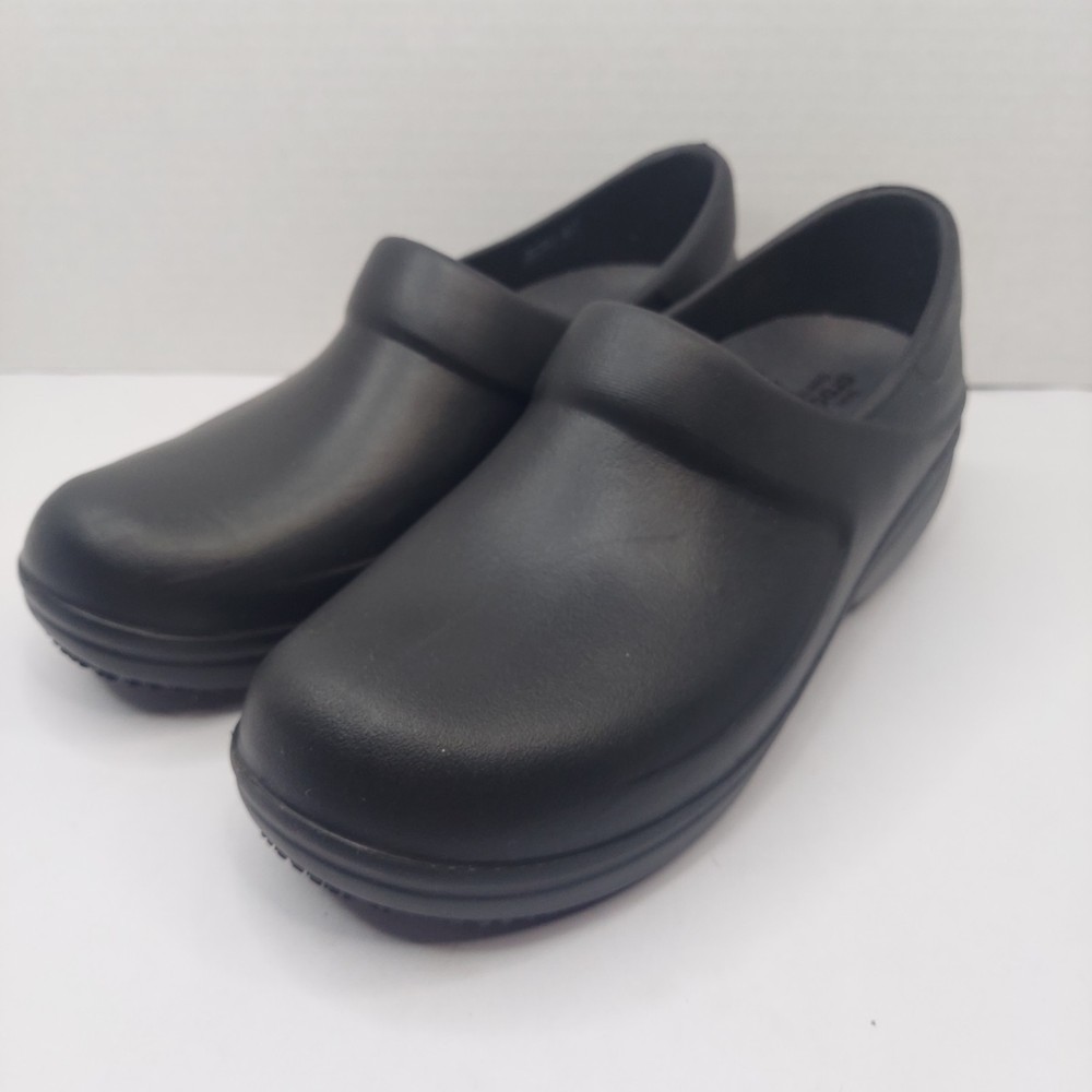 Crocs Work Shoes Womens Size 9 Non Slip Clogs Dual Comfort 20384 Neria Pro II