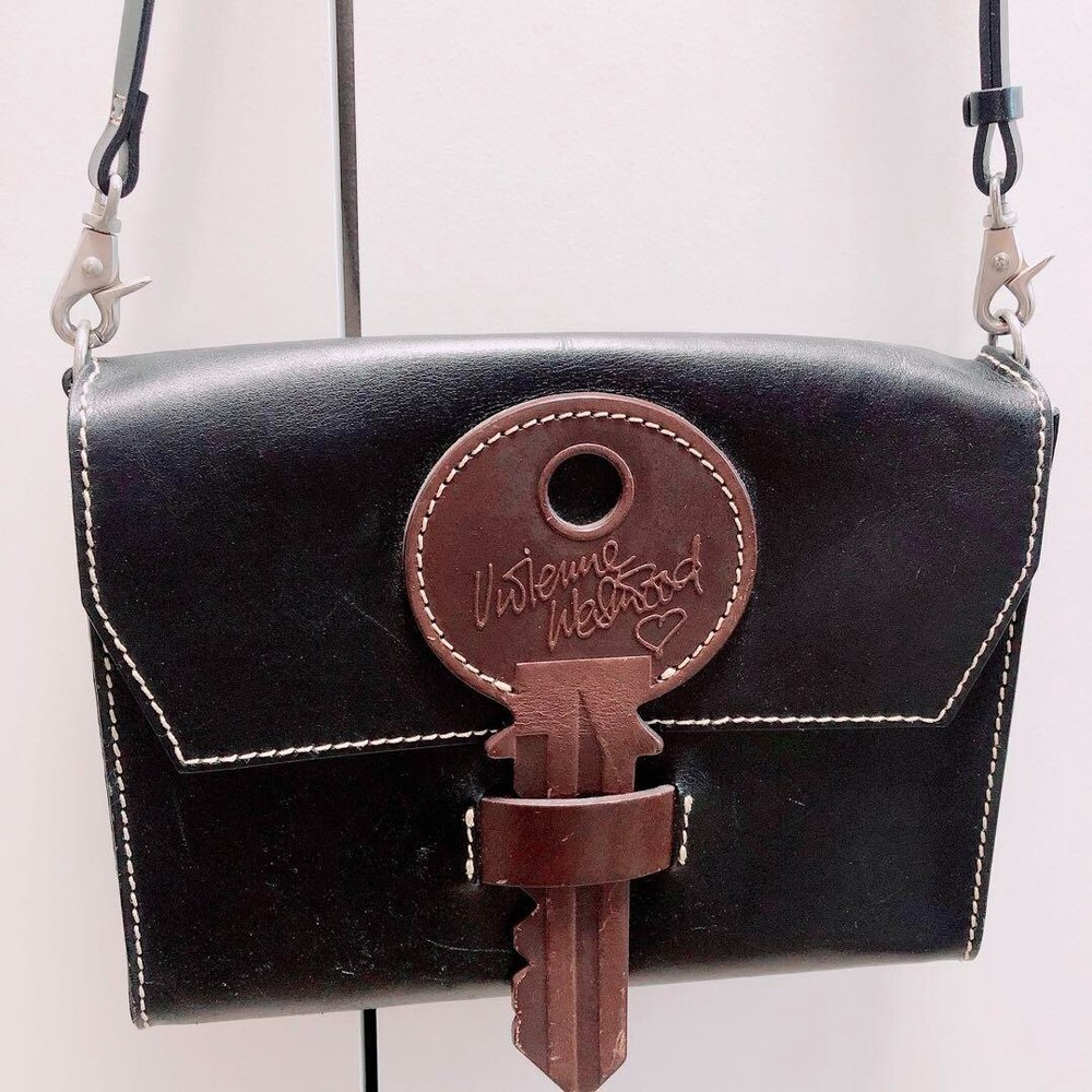 VIVIENNE WESTWOOD Rare Shoulder Bag Black Leather Orb 10×8in Women Used Ex++Auth