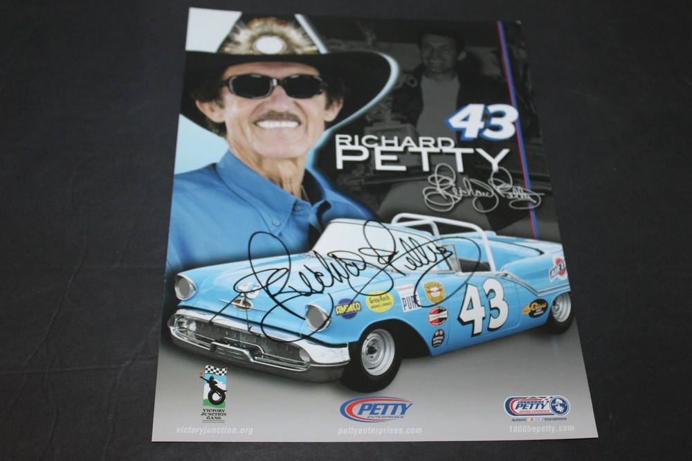 Richard Petty Autographed Bio Info Photo Sheet NASCAR Legend