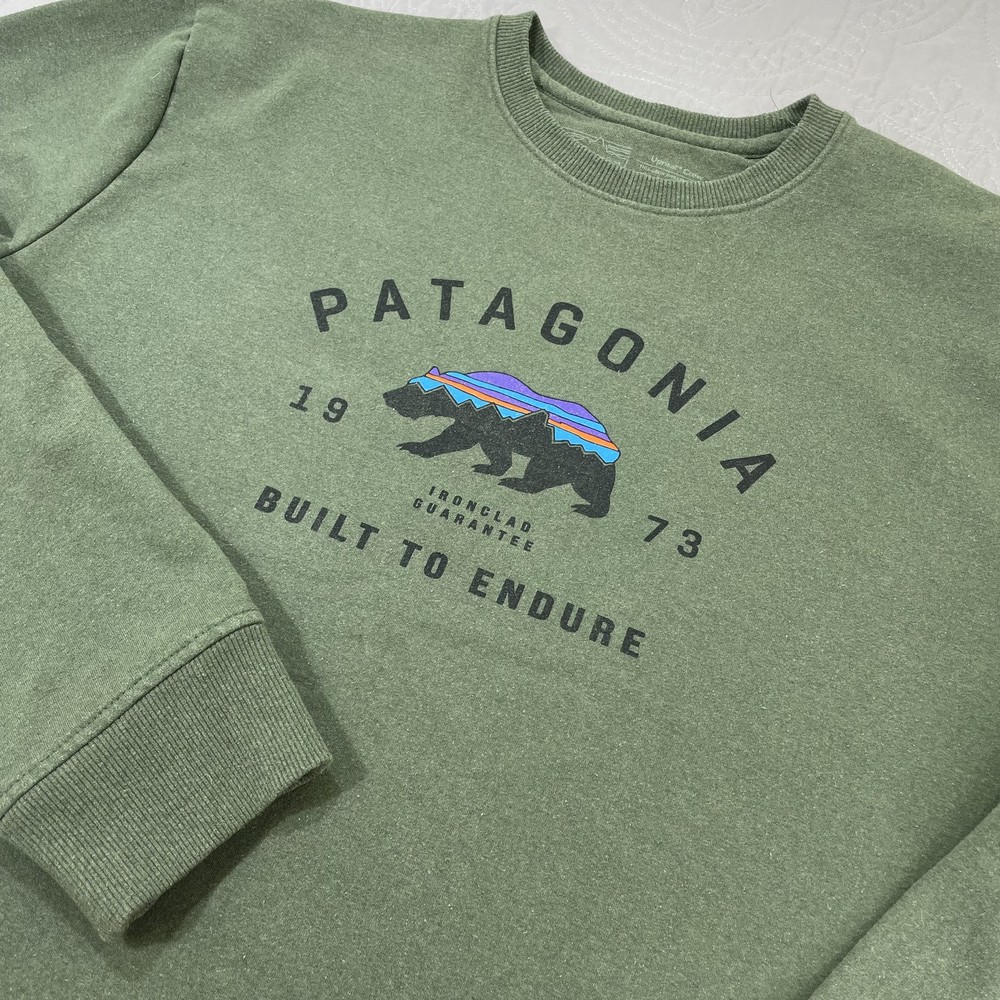 Patagonia Mens Large Green Uprisal Crewneck Sweatshirt with Bear Logo Built to Last