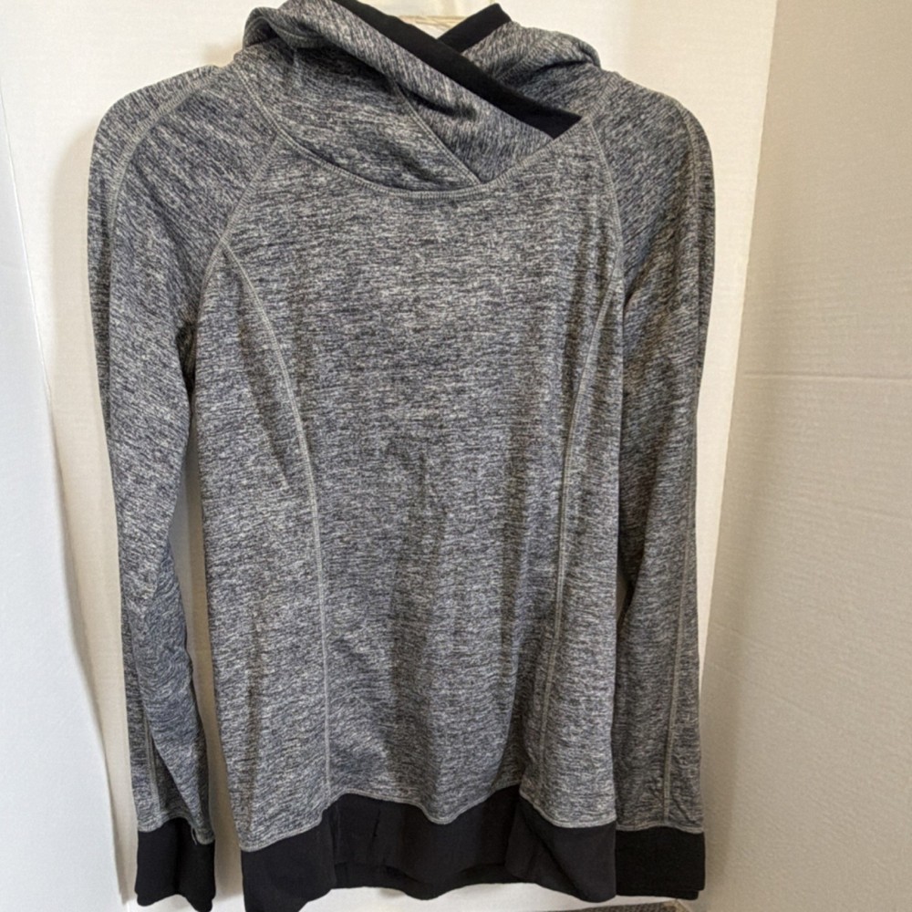Lululemon Women's Hooded Athletic Jacket Gray Black Size 8 Full Zip Pockets