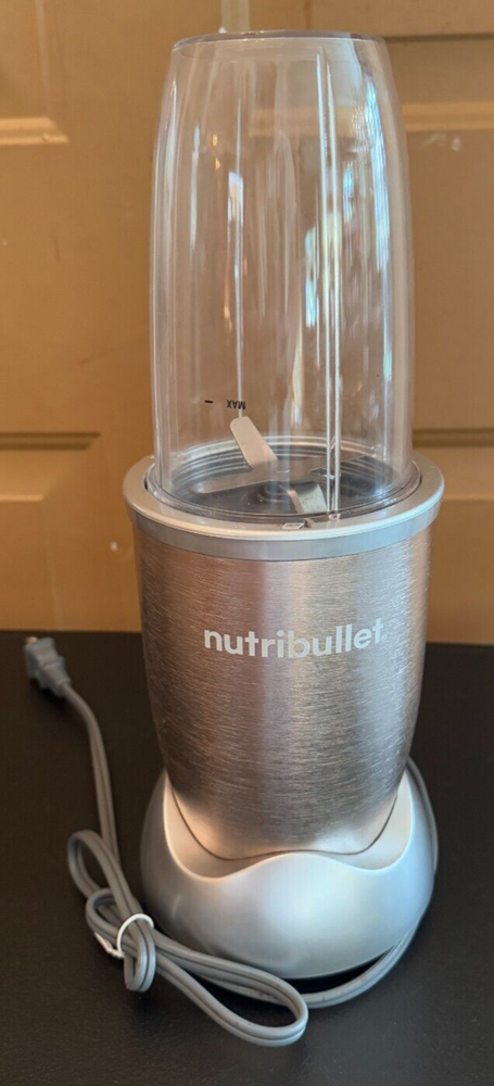 NutriBullet Pro (NB9-0901) 32 Oz. 1 Speed WORKS Personal Blender Champagne