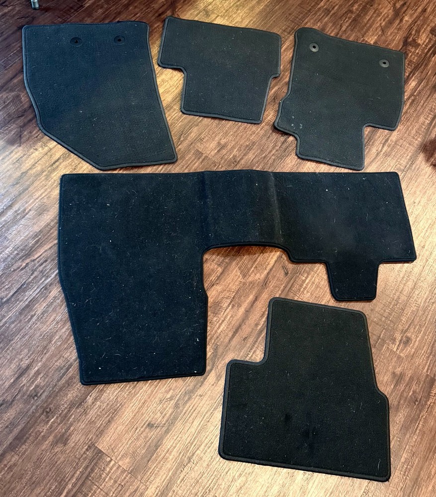 Factory i3 Car Mats, Nice Condition, Black, Set of 5 Mats