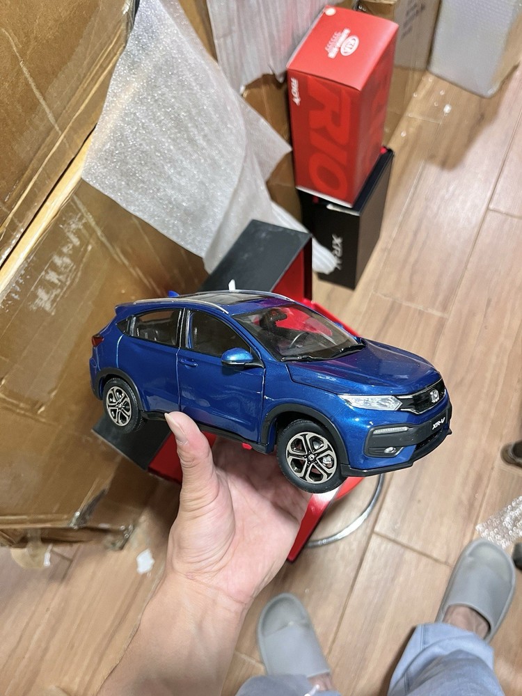 1:18 Scale 2015~2018 Honda HRV XRV Aegean Blue Metallic Diecast Model Car