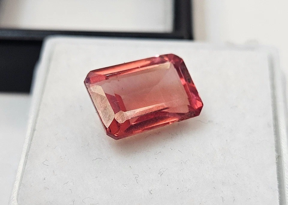 Exquisite 5-7 Ct Natural Padparadscha Sapphire Emerald Cut Gemstone