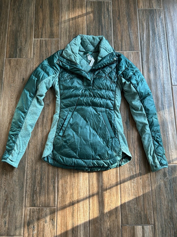 Lululemon Womens Size 2 Jacket Lightweight Comfortable Activewear