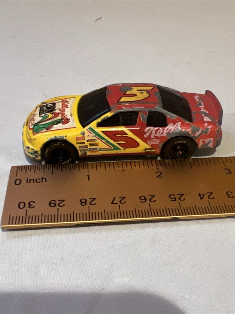 1993 Kellogg's Corn Flakes Racing Nascar1:64 scale Car Replica #5 Terry Labonte