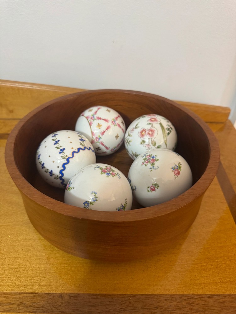 Vintage Laura Ashley Porcelain Decorative Orbs Balls Decor Set 5