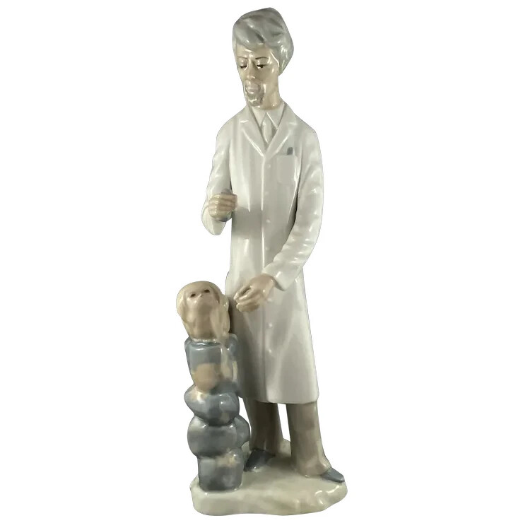 Lladro Casades Porcelain Vet with Dog Figurine 11.5 Inches Tall Rare