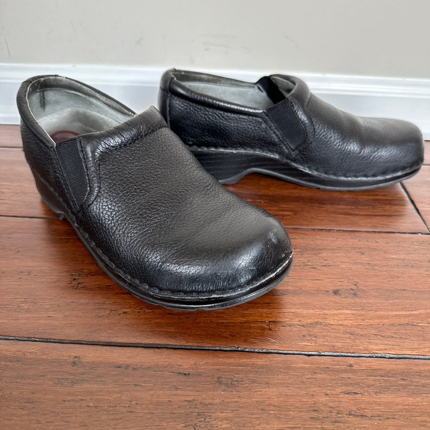 KLOGS Leather Mules Clogs for Women Size 9.5 Black Slip-Resistant Nursing Shoes Comfort