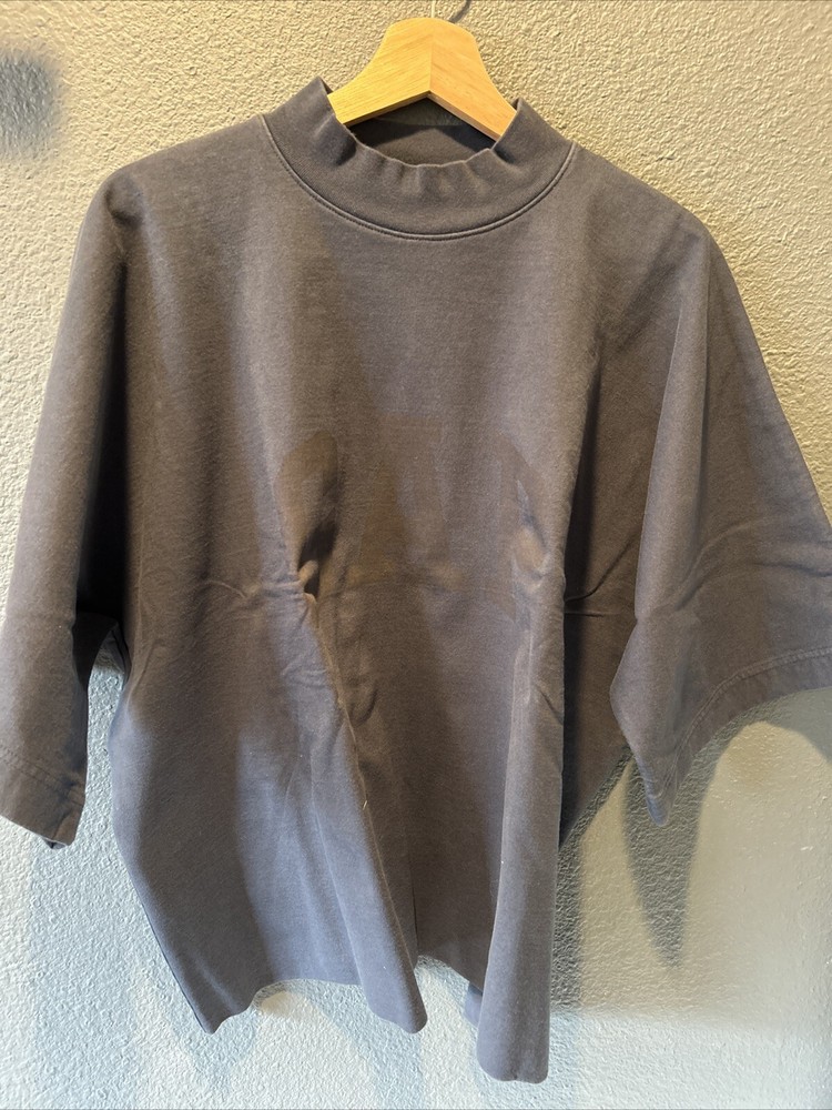 Yeezy Gap Engineered by Balenciaga Dove No Seam Cropped Tee Men’s Xsmall
