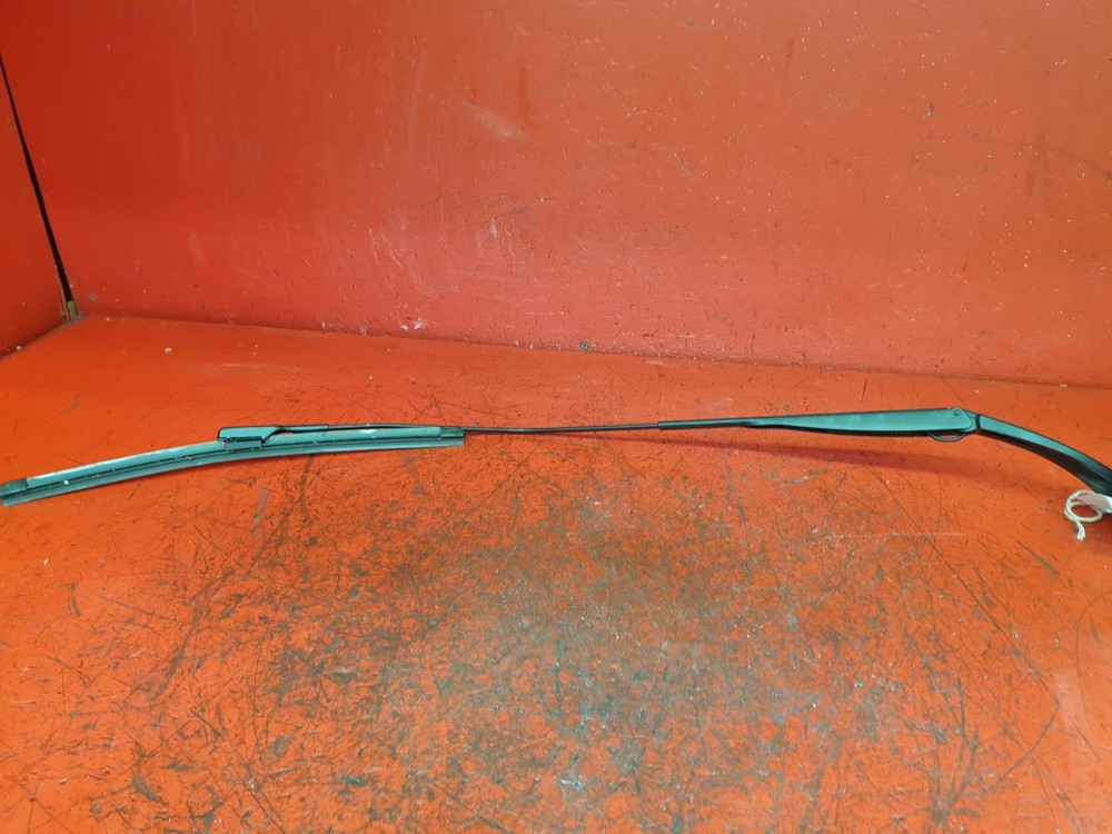 RENAULT CAPTUR NEARSIDE FRONT WIPER ARM 2018 5 DOOR HATCHBACK