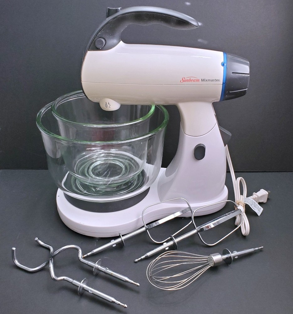 Sunbeam 2371 Mixmaster 12-Speed Stand Mixer Two Bowls, Beaters Hooks & Wisk